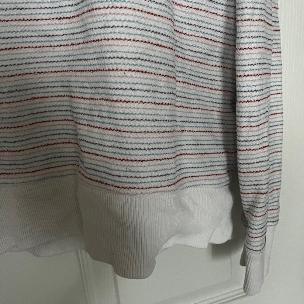 Universal Threads Crew Neck - Picture 6 of 7